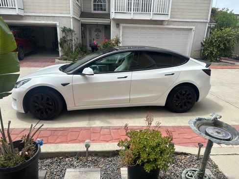 Used 2023 Tesla Model 3 Long Range AWD/4WD image 2