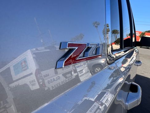 Used 2016 Chevrolet Suburban LT image 14