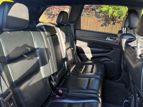 Used 2017 Jeep Grand Cherokee Limited w/ Luxury Group II image 26