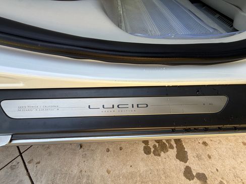 Used 2022 Lucid Air Dream Edition image 13
