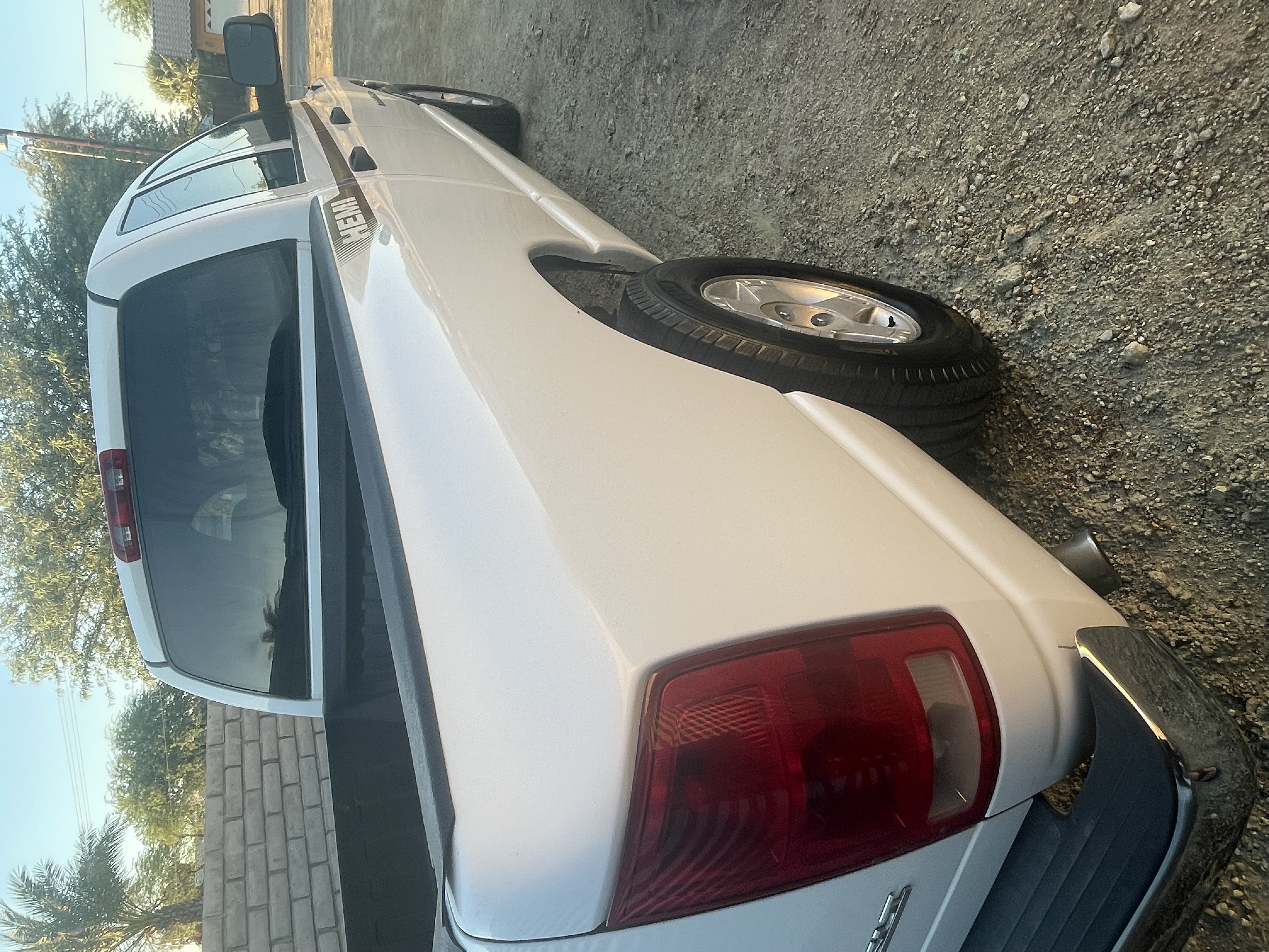 Used 2004 Dodge Ram 1500 Truck SLT RWD image 4