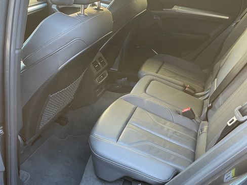 Used 2024 Audi Q5 2.0T Premium w/ Summer of Audi Package AWD/4WD image 18