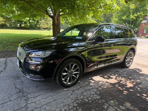 Used 2020 Lincoln Corsair AWD w/ Premium Package image 12