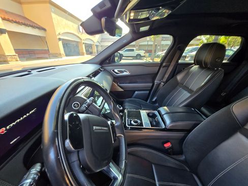 Used 2018 Land Rover Range Rover Velar R-Dynamic SE image 21