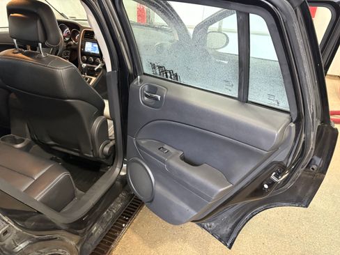 Used 2011 Dodge Caliber Rush w/ Leather Interior Group image 21