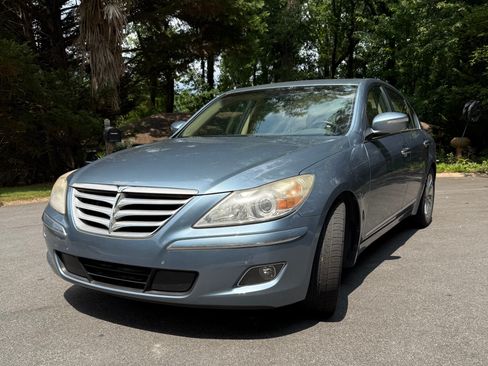 Used 2011 Hyundai Genesis 4.6 RWD image 1
