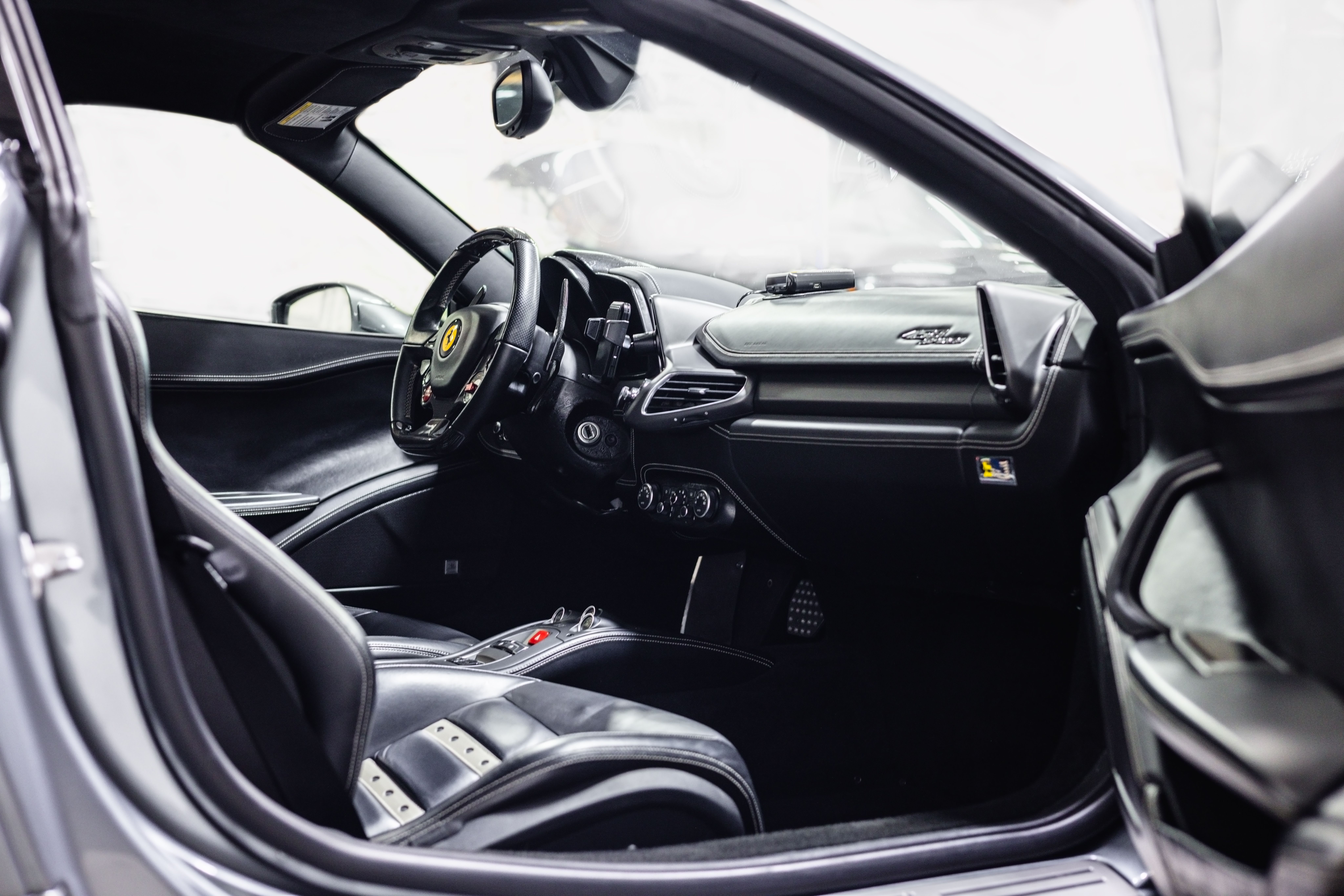 Used 2014 Ferrari 458 Spider RWD image 8