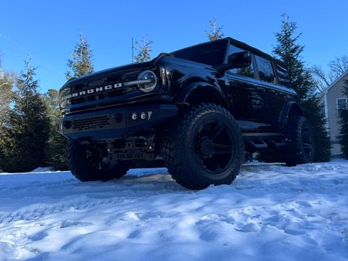 Used 2023 Ford Bronco Outer Banks image 9