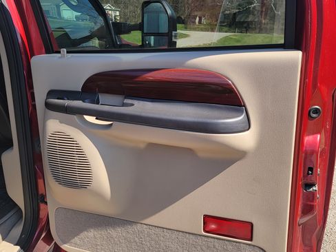 Used 2005 Ford Excursion Eddie Bauer image 22