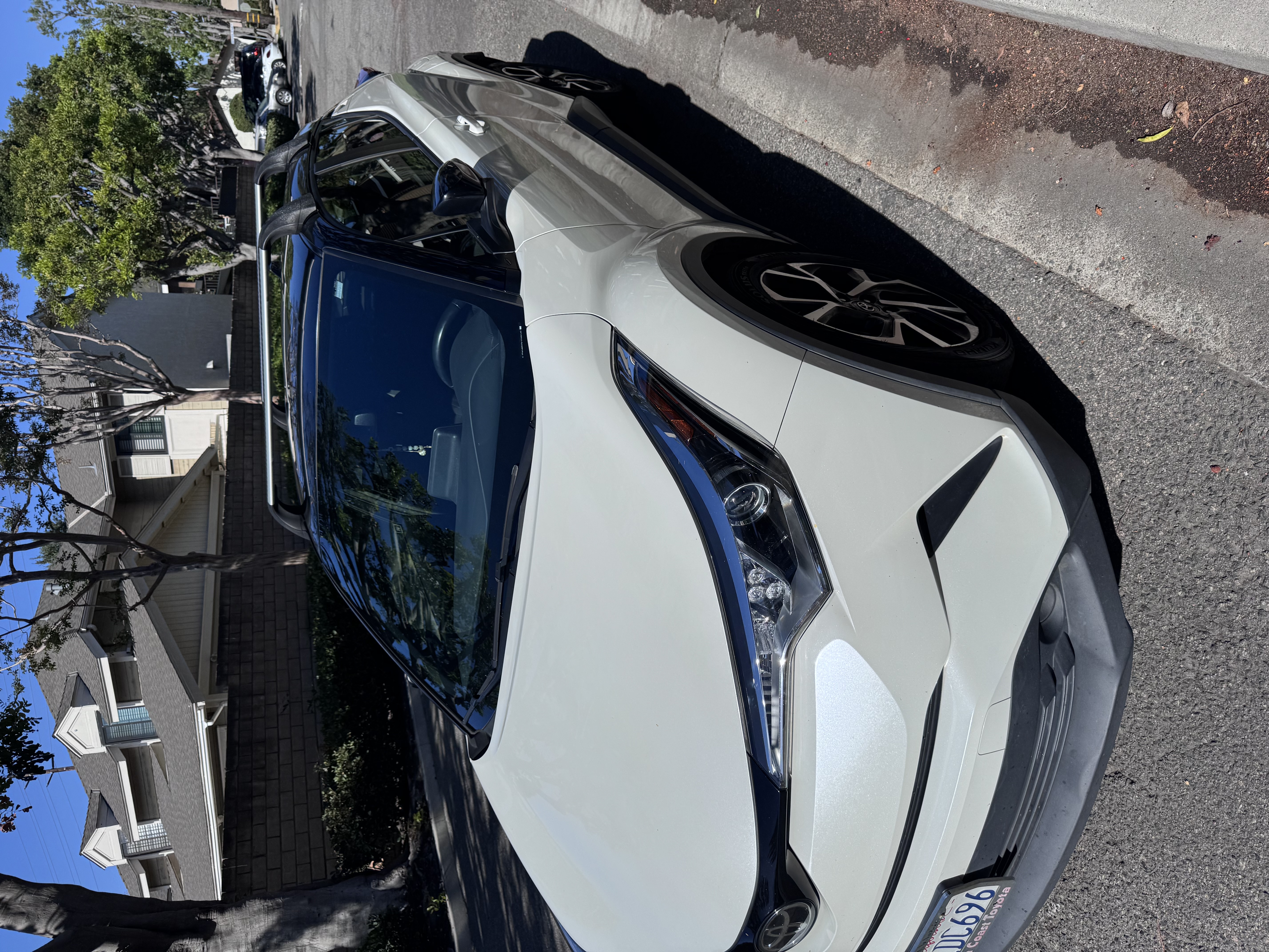 Used 2019 Toyota C-HR XLE FWD image 11