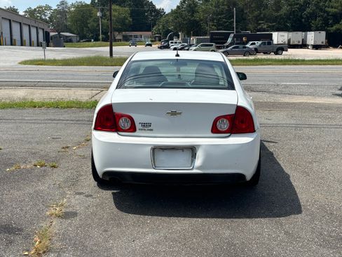 Used 2010 Chevrolet Malibu LS FWD image 4