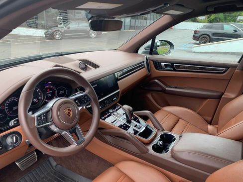 Used 2019 Porsche Cayenne S image 5
