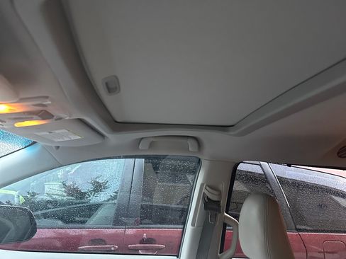 Used 2011 Toyota Sienna XLE image 6