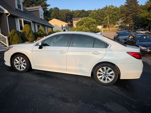Used 2016 Subaru Legacy 2.5i Premium AWD/4WD image 6