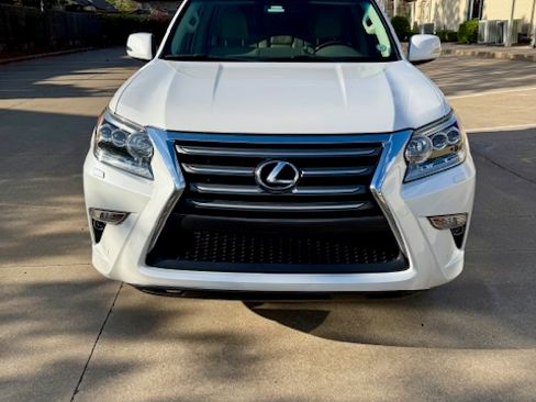 Used 2016 Lexus GX 460 Luxury AWD/4WD image 2