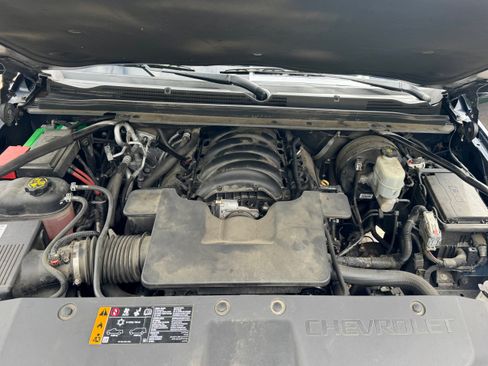 Used 2020 Chevrolet Suburban LT AWD/4WD image 13