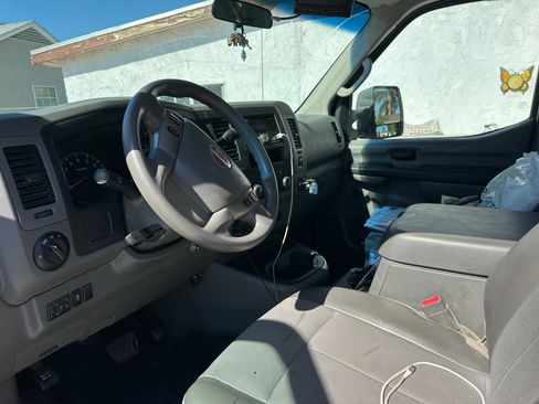 Used 2014 Nissan NV 2500 SV w/ V8 Appearance Package RWD image 11
