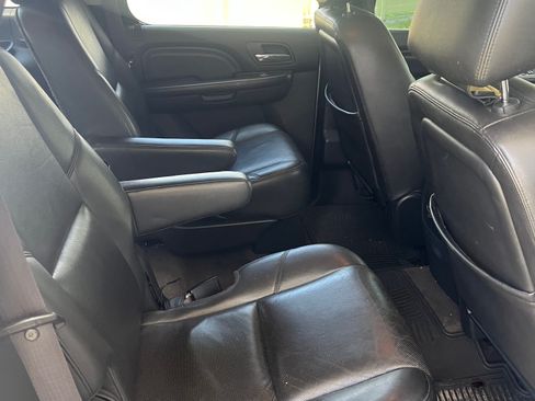 Used 2014 GMC Yukon Denali AWD/4WD image 9