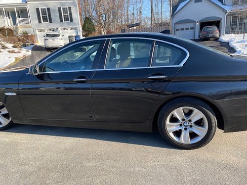 Used 2011 BMW 528i Sedan image 1
