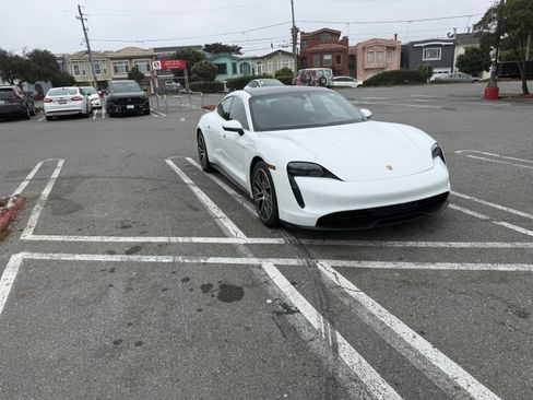 Used 2021 Porsche Taycan 4S AWD/4WD image 16