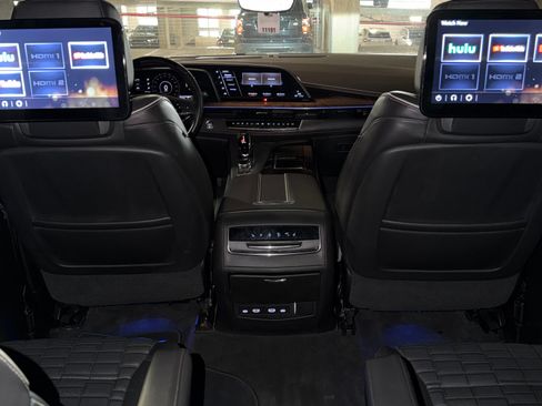 Used 2022 Cadillac Escalade Sport Platinum w/ Heavy-Duty Trailer Package AWD/4WD image 16