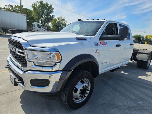 Used 2020 RAM 5500 Tradesman w/ Chrome Appearance Group image 4