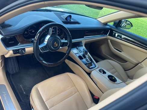 Used 2018 Porsche Panamera image 10