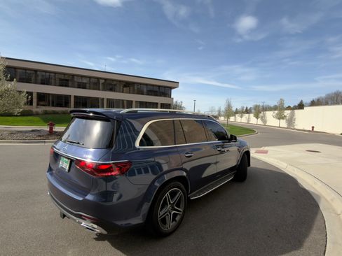 Used 2024 Mercedes-Benz GLS 450 4MATIC image 8