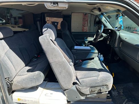 Used 2002 Chevrolet Silverado 1500 LS w/ Electrical Convenience Pkg image 13