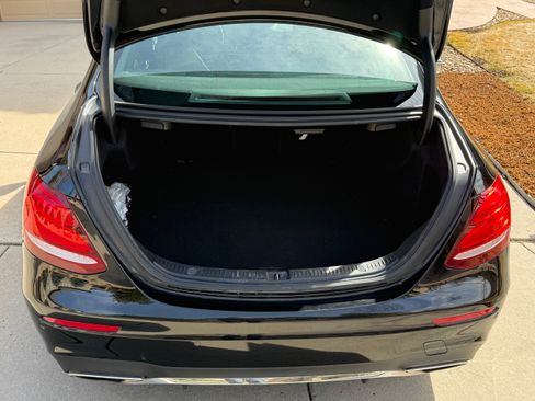 Used 2017 Mercedes-Benz E 300 4MATIC image 6