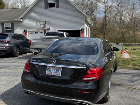 Used 2017 Mercedes-Benz E 300 4MATIC image 5