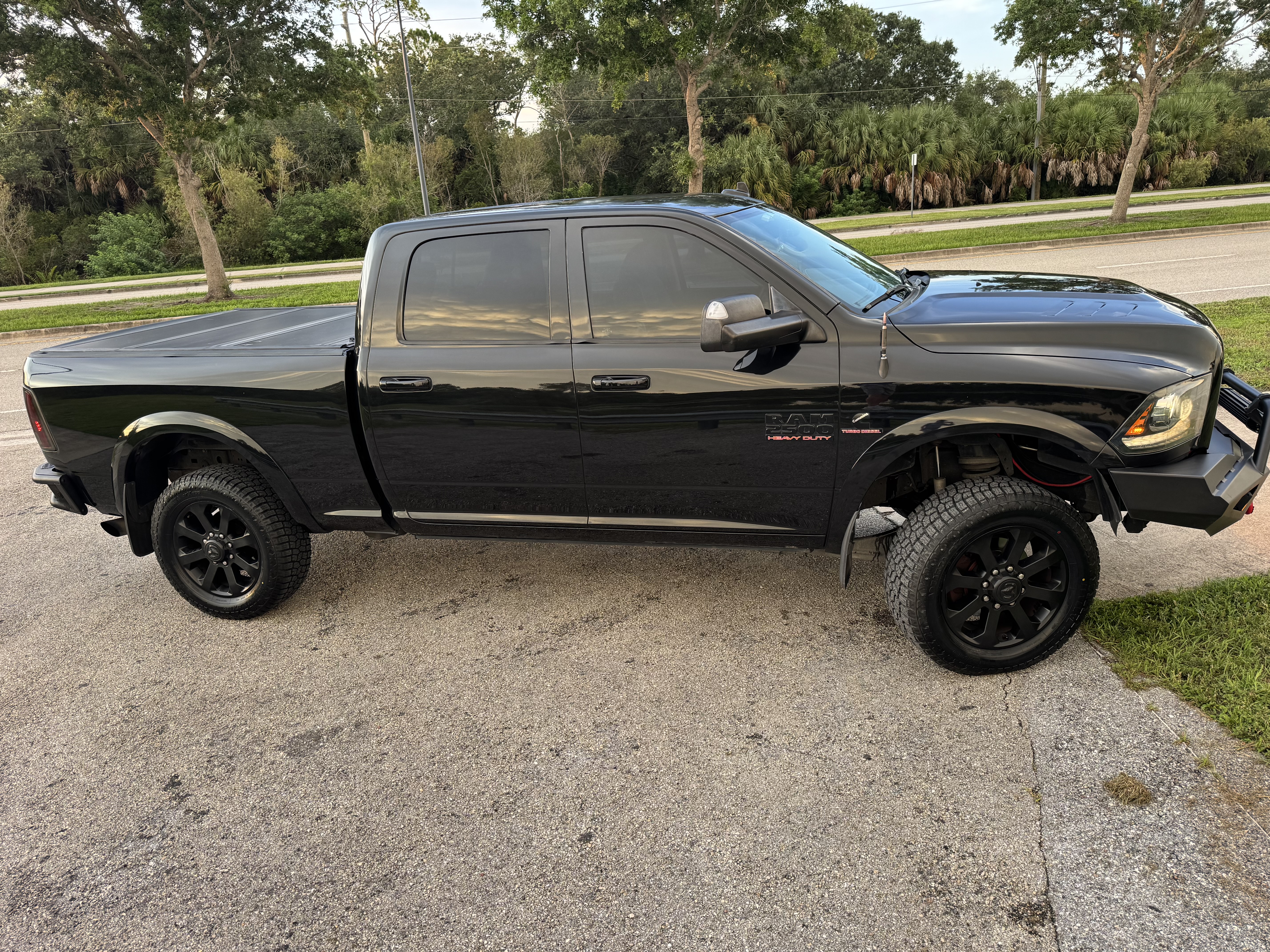 Used 2016 RAM 2500 Laramie AWD/4WD image 2