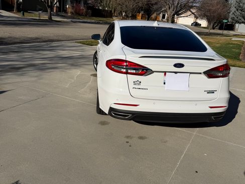 Used 2020 Ford Fusion Titanium image 2