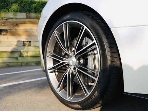 Used 2014 Aston Martin Vanquish Coupe image 16