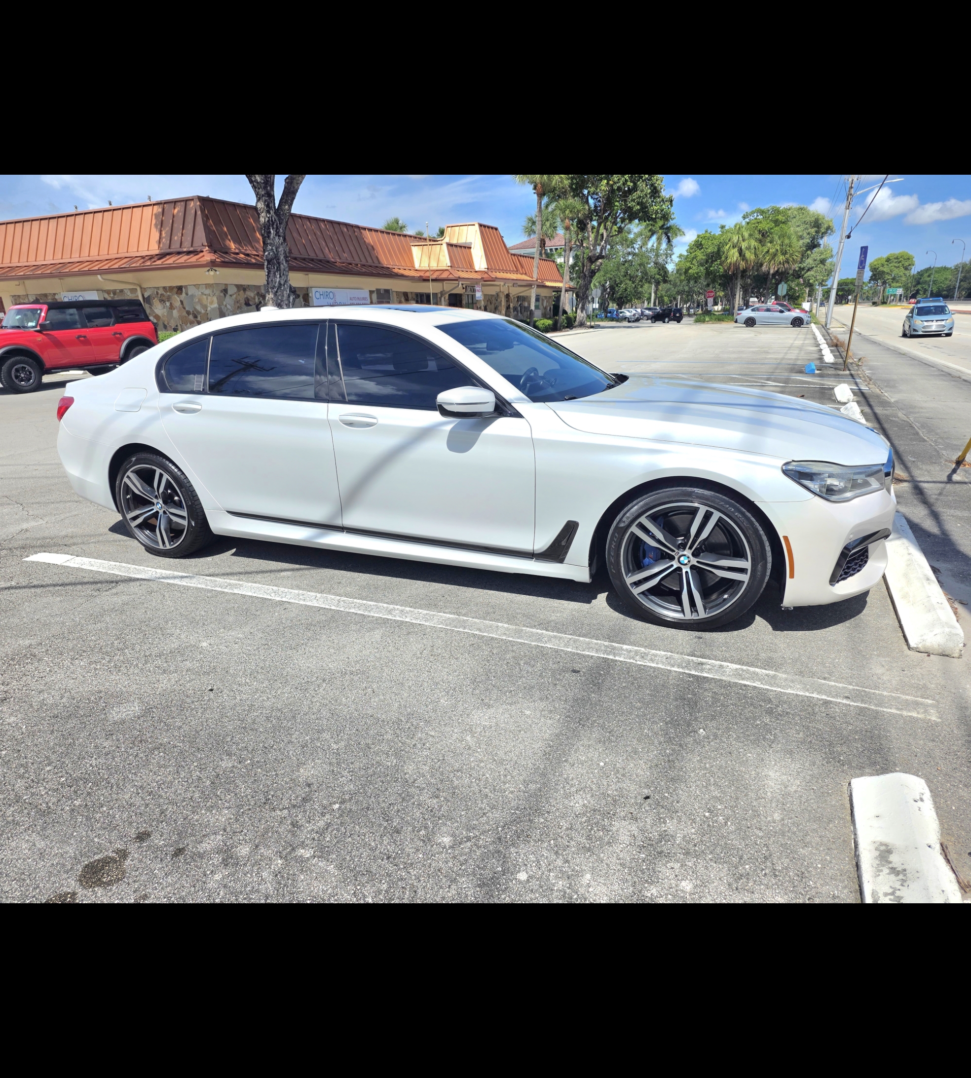 Used 2018 BMW 750i RWD image 2