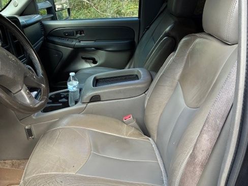 Used 2003 GMC Yukon XL 2500 SLT w/ 1SD Preferred Equipment Group image 6