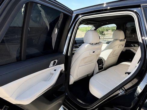 Used 2020 BMW X5 sDrive40i w/ M Sport Package RWD image 13