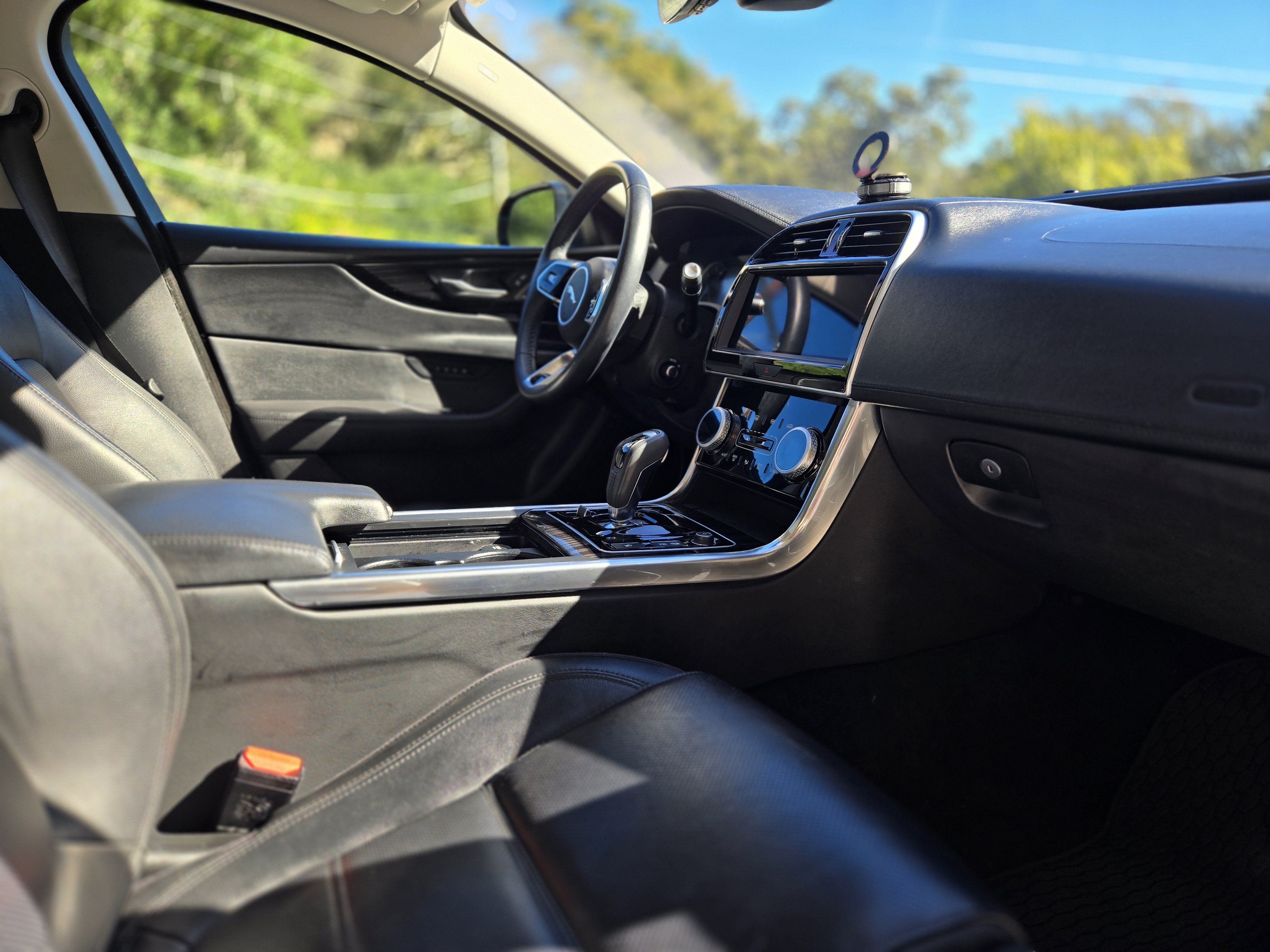Used 2020 Jaguar XE S AWD/4WD image 2