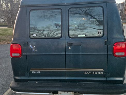 Used 2002 Dodge B1500 image 8