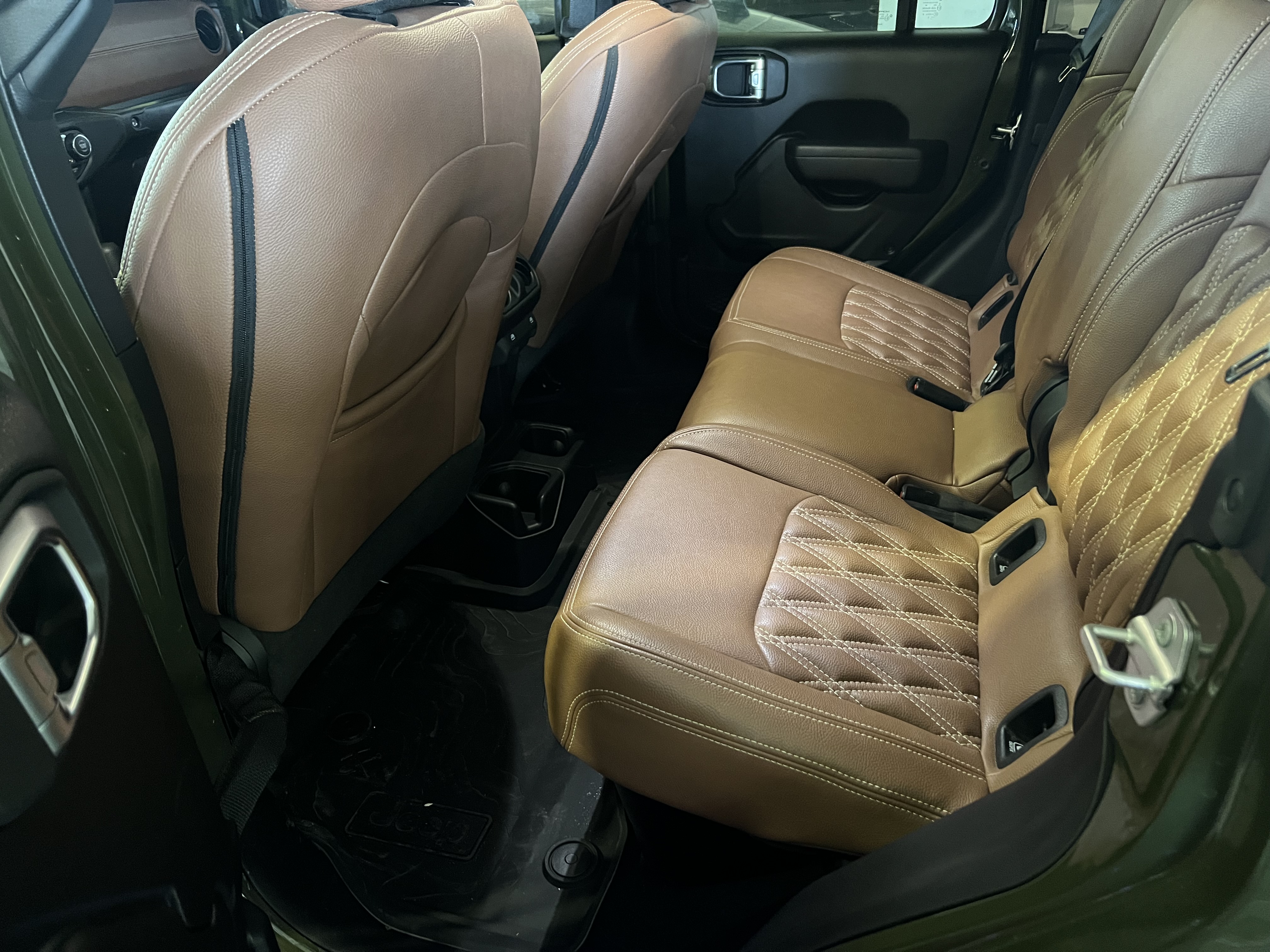 Used 2023 Jeep Gladiator Sport AWD/4WD image 8