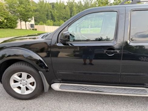 Used 2012 Nissan Pathfinder SV AWD/4WD image 6