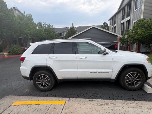 Used 2021 Jeep Grand Cherokee Limited AWD/4WD image 9