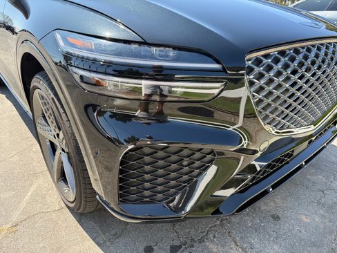 Used 2023 Genesis GV70 2.5T w/ Sport Prestige Package image 15
