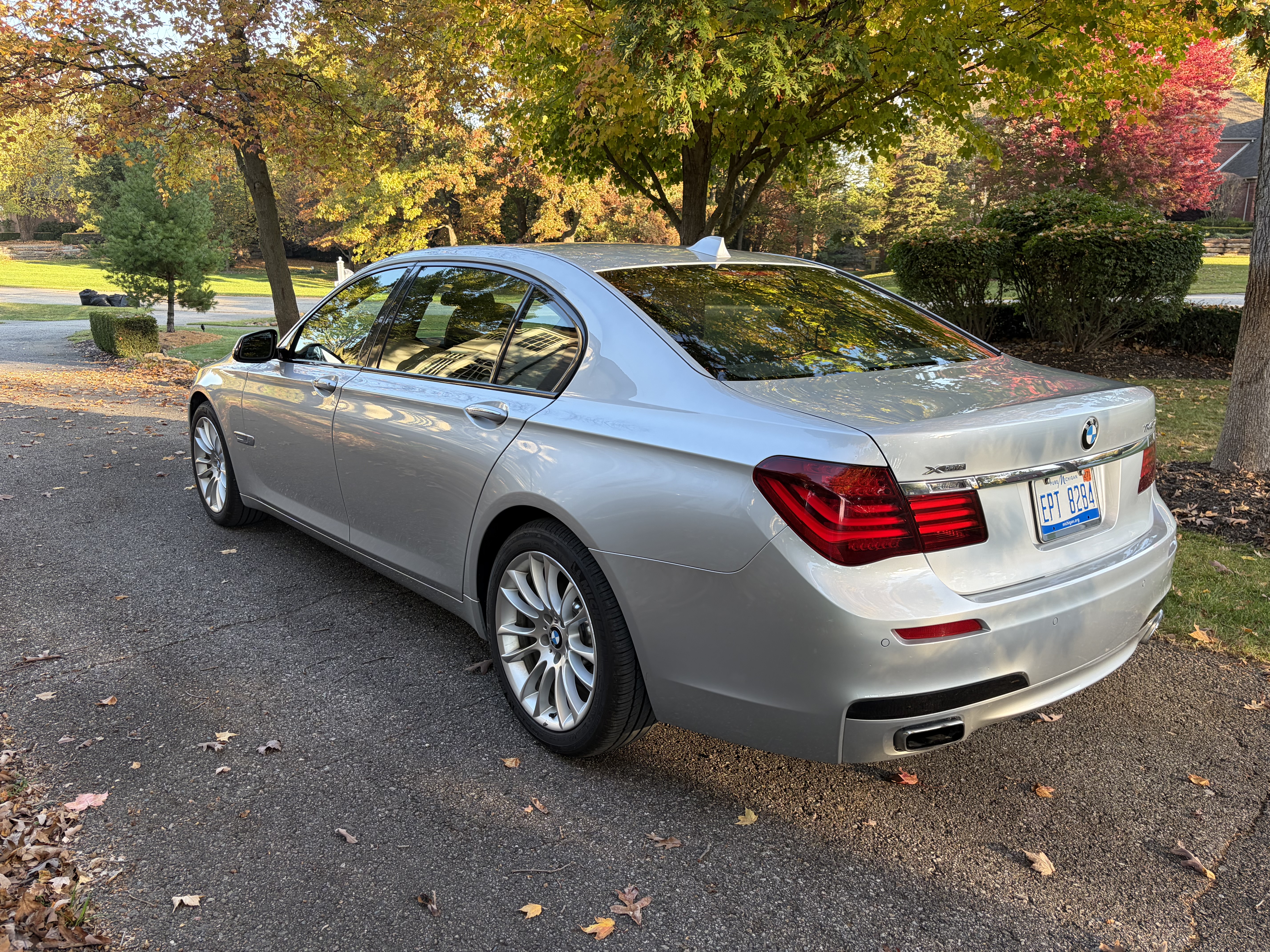 Used 2015 BMW 740Li xDrive AWD/4WD image 4
