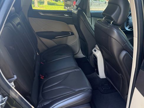 Used 2019 Lincoln MKC Reserve w/ MKC Climate Package AWD/4WD image 5