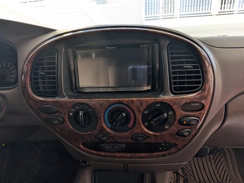 Used 2004 Toyota Tundra Limited image 16