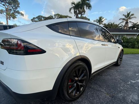 Used 2023 Tesla Model X Plaid image 14