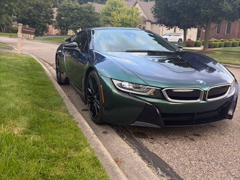 Used 2019 BMW i8 Roadster AWD/4WD image 16