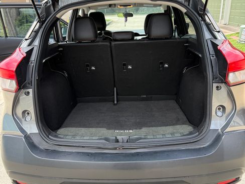 Used 2019 Nissan Kicks SR w/ SR Premium Package FWD image 6