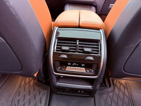 Used 2023 BMW X7 xDrive40i w/ Premium Package image 18